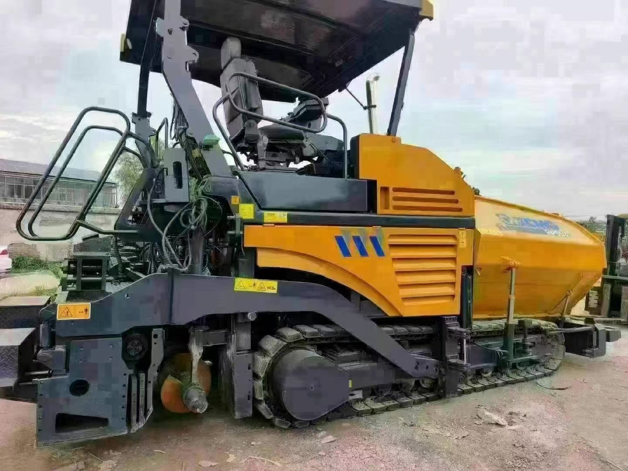XCMG RP953 - Asphalt paver: picture 4 XCMG RP953 - Asphalt paver: picture 4
