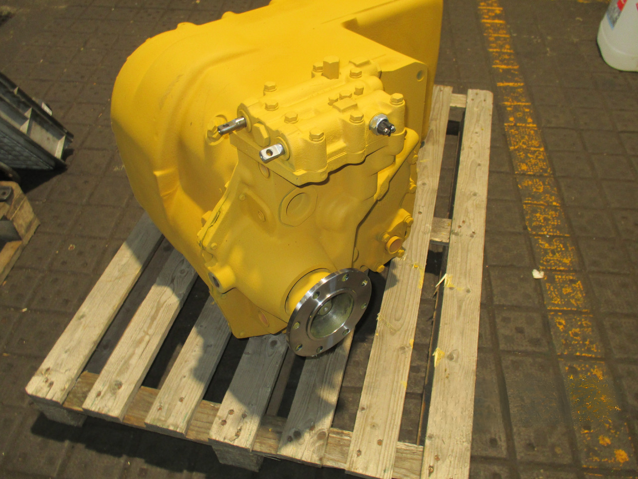 Clark Hurth R32000 - Gearbox: picture 2 Clark Hurth R32000 - Gearbox: picture 2