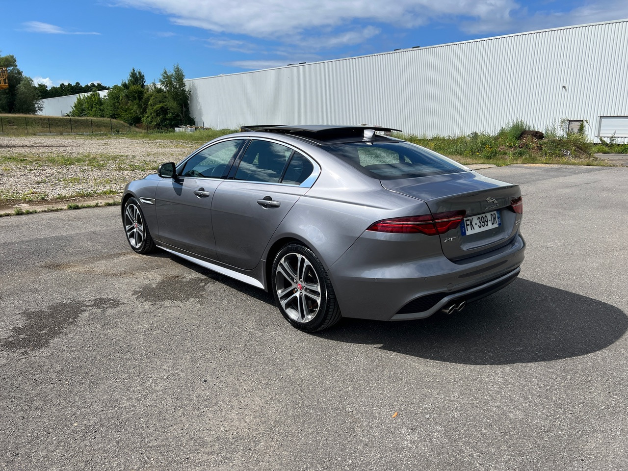 JAGUAR XE 20MY SE R-DYN. 2.0L D 180 BVA8 Cockpit PANO - Saloon car: picture 5 JAGUAR XE 20MY SE R-DYN. 2.0L D 180 BVA8 Cockpit PANO - Saloon car: picture 5