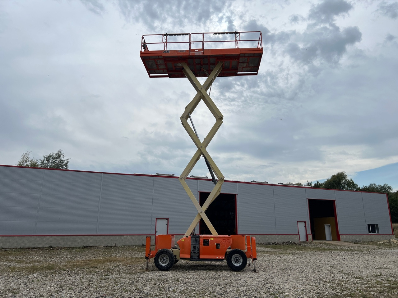 JLG 3394RT - Scissor lift: picture 2 JLG 3394RT - Scissor lift: picture 2