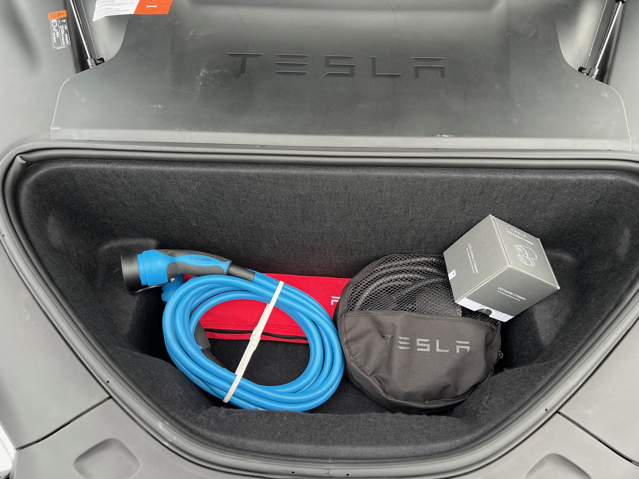 TESLA Model S 75D - Autopilot - Phase 2 - 92% SOH - Garantie - Saloon car: picture 4 TESLA Model S 75D - Autopilot - Phase 2 - 92% SOH - Garantie - Saloon car: picture 4