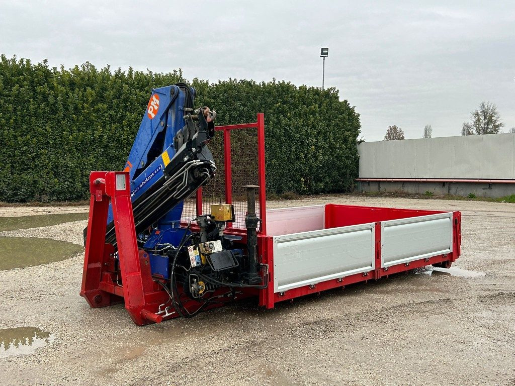 CONTAINER SCARRABILE NUOVO A PIANALE CON GRU - Roll-off container: picture 1 CONTAINER SCARRABILE NUOVO A PIANALE CON GRU - Roll-off container: picture 1