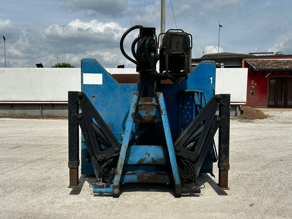 CONTAINER SCARRABILE USATO A CIELO APERTO CON GRU - Roll-off container: picture 2 CONTAINER SCARRABILE USATO A CIELO APERTO CON GRU - Roll-off container: picture 2