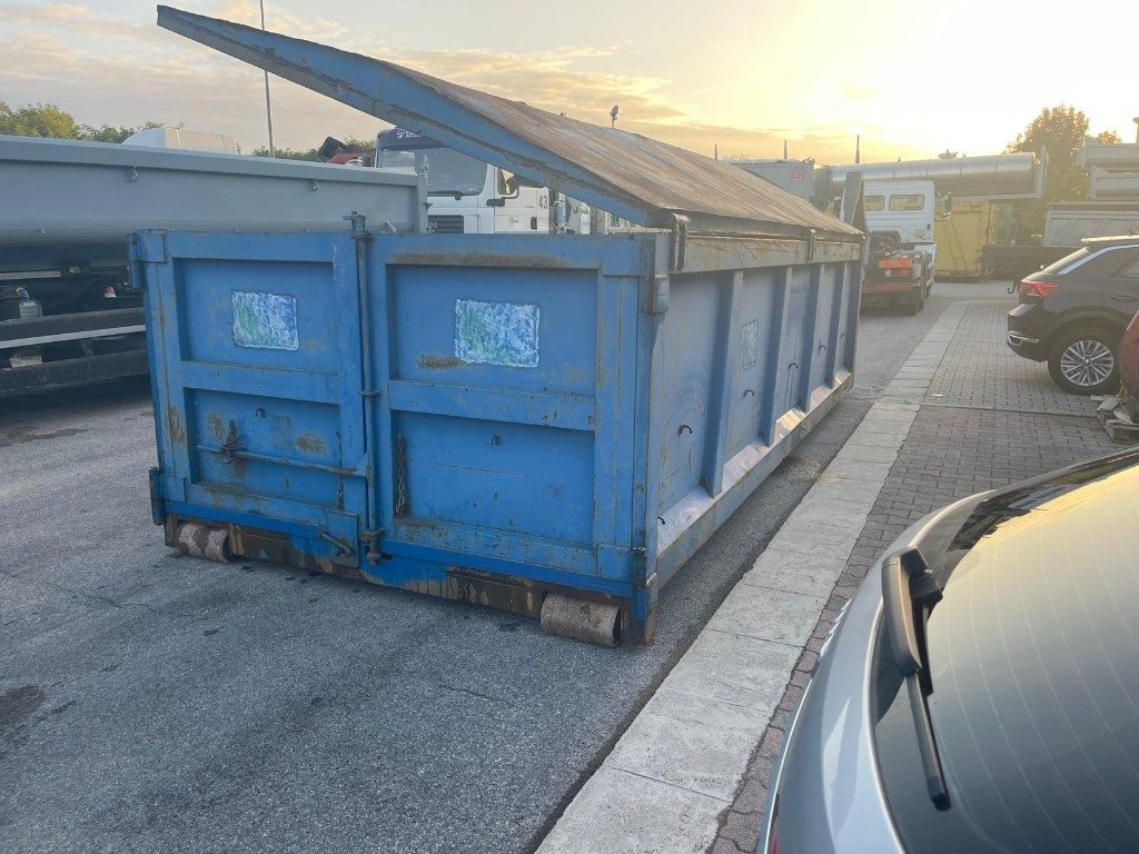 CONTAINER SCARRABILE USATO CON COPERCHIO - Roll-off container: picture 3 CONTAINER SCARRABILE USATO CON COPERCHIO - Roll-off container: picture 3