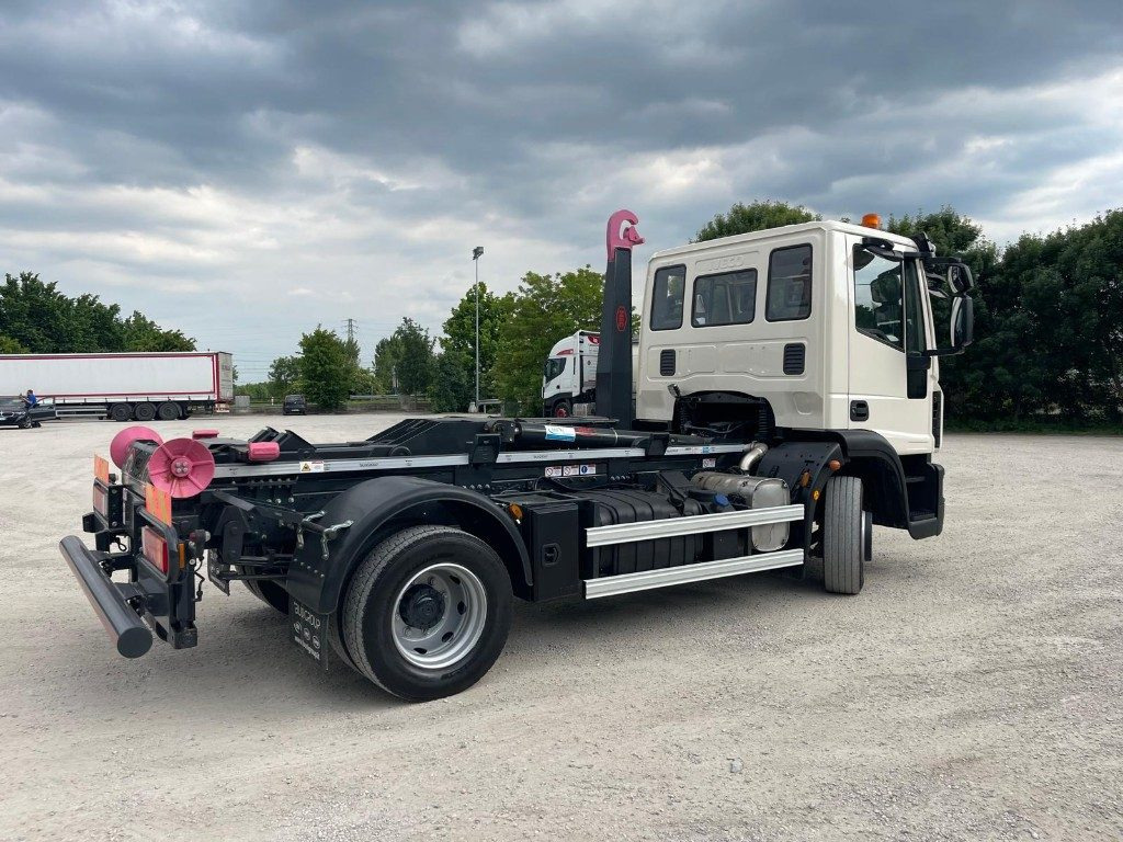 IVECO EUROCARGO 120E22 SCARRABILE - Hook lift truck: picture 5 IVECO EUROCARGO 120E22 SCARRABILE - Hook lift truck: picture 5