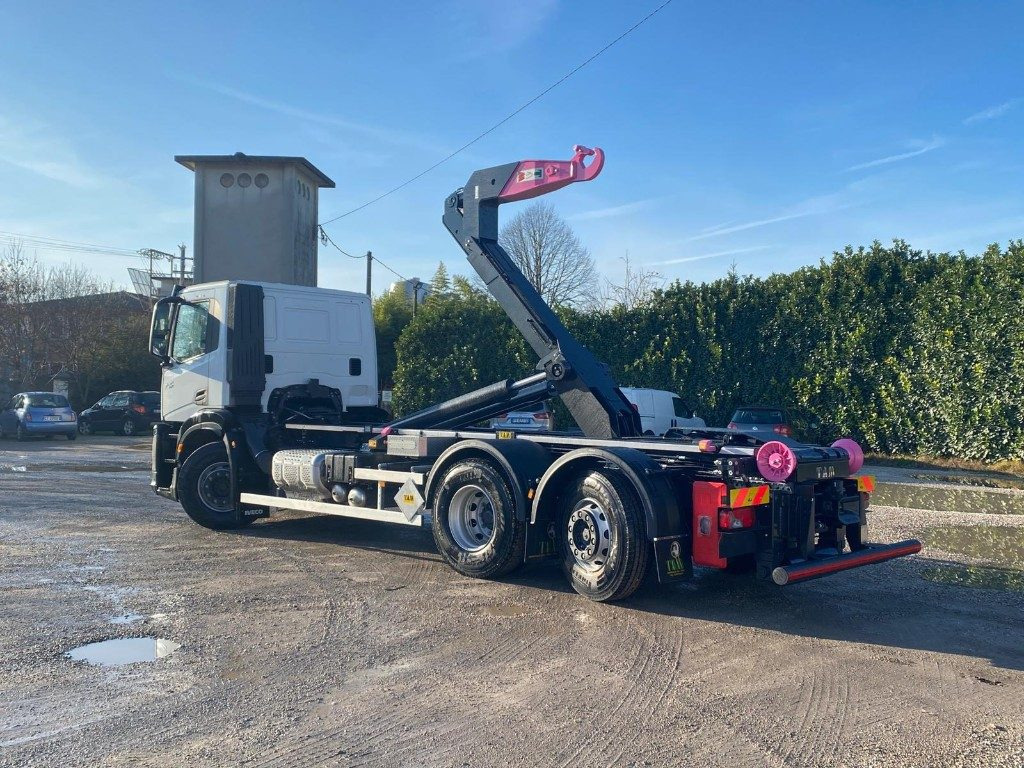IVECO X-WAY AD280X48 NUOVO SCARRABILE PASSO 4500 - Hook lift truck: picture 4 IVECO X-WAY AD280X48 NUOVO SCARRABILE PASSO 4500 - Hook lift truck: picture 4