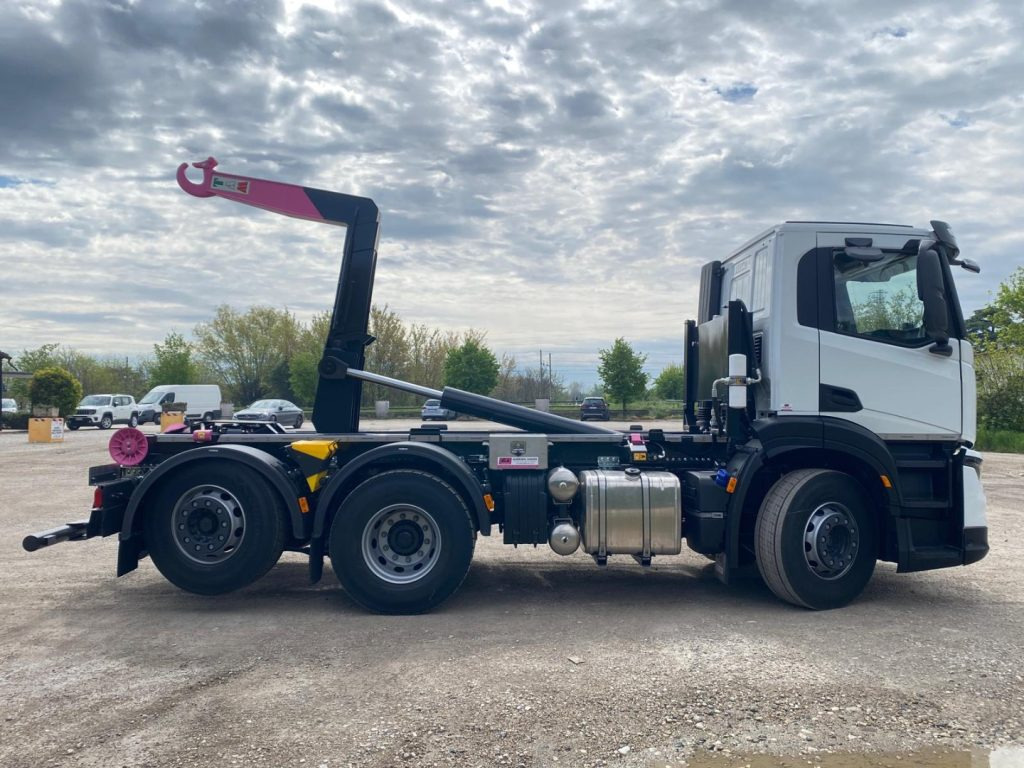 IVECO X-WAY AD280X48Y NUOVO SCARRABILE PASSO 3120 - Hook lift truck: picture 5 IVECO X-WAY AD280X48Y NUOVO SCARRABILE PASSO 3120 - Hook lift truck: picture 5