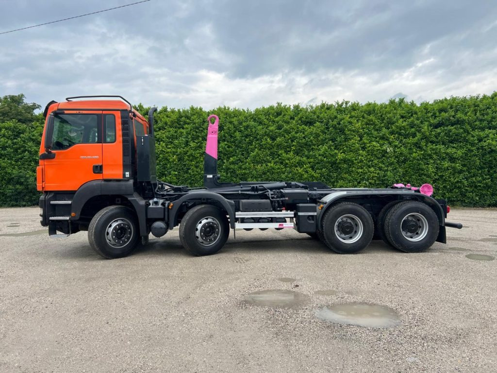MAN TGS 35.480 SCARRABILE - Hook lift truck: picture 3 MAN TGS 35.480 SCARRABILE - Hook lift truck: picture 3