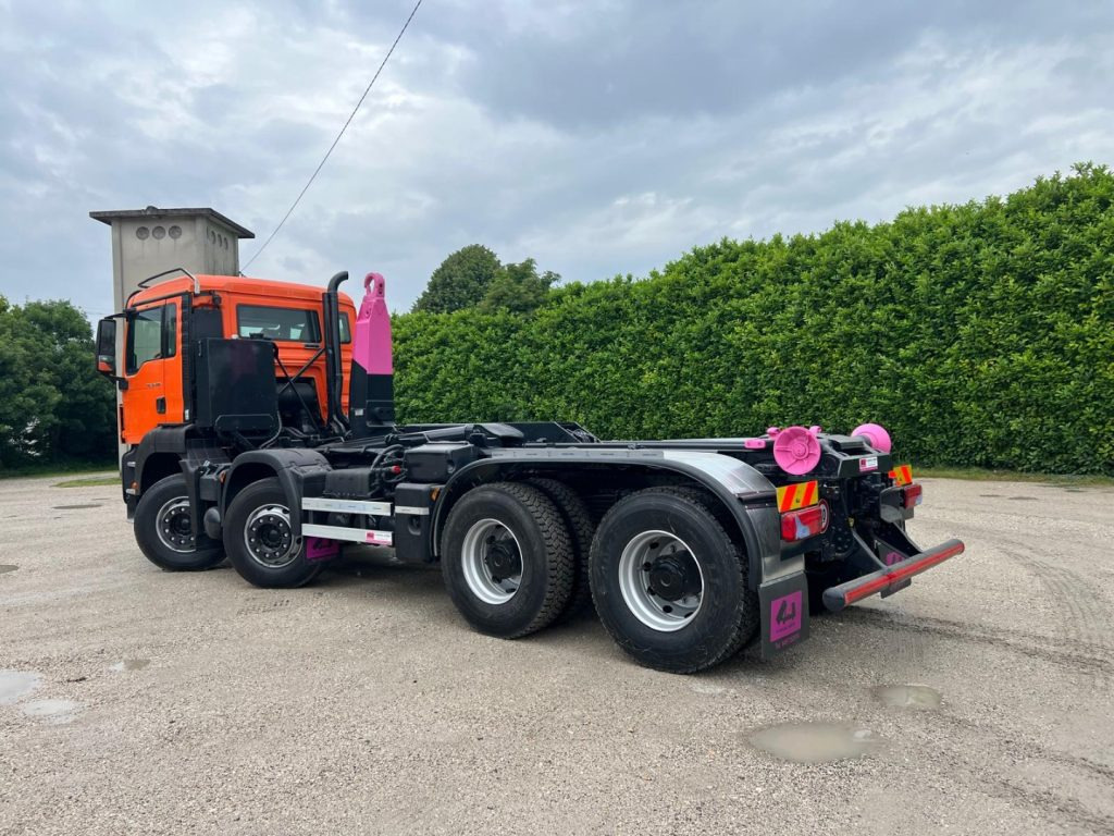 MAN TGS 35.480 SCARRABILE - Hook lift truck: picture 4 MAN TGS 35.480 SCARRABILE - Hook lift truck: picture 4