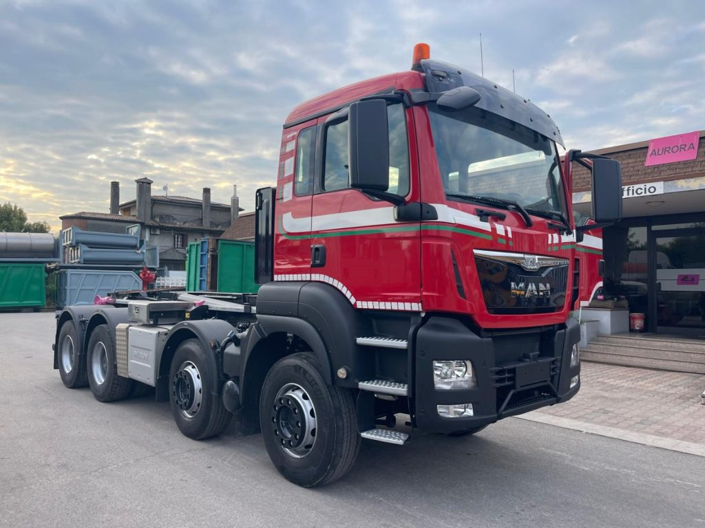 MAN TGS 41.480 SCARRABILE - Hook lift truck: picture 2 MAN TGS 41.480 SCARRABILE - Hook lift truck: picture 2