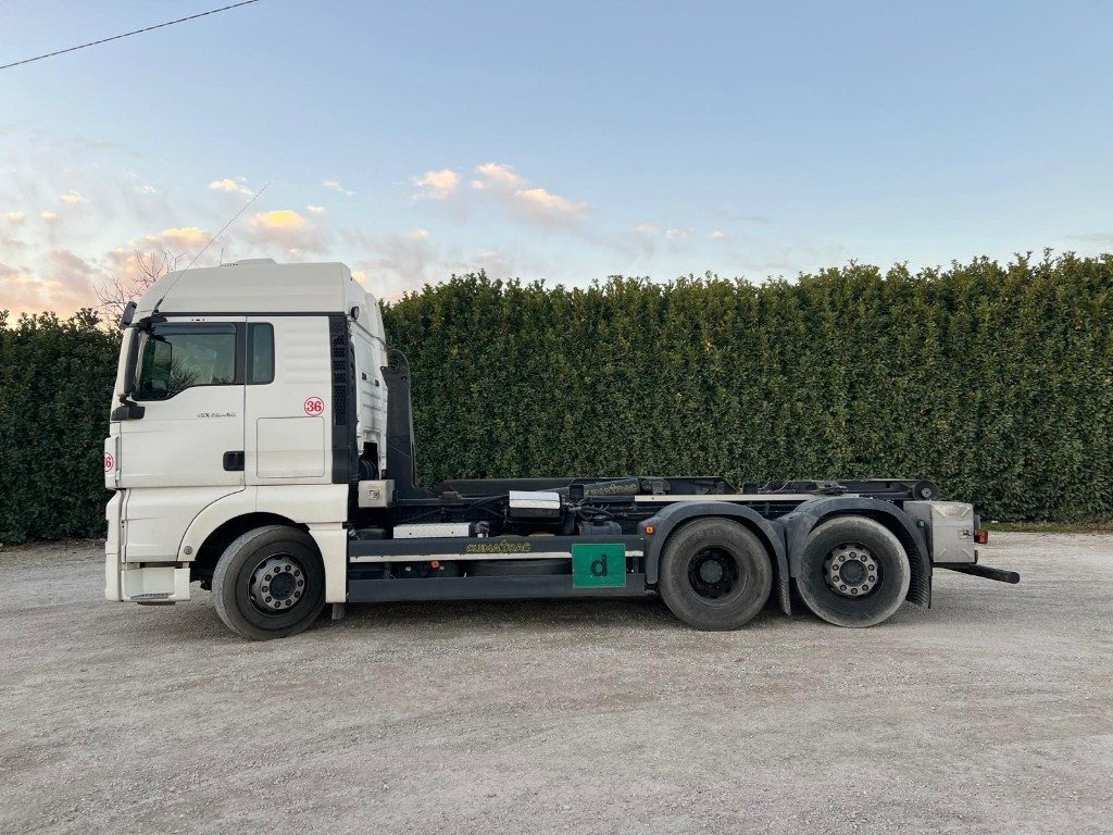 MAN TGX 26.480 USATO SCARRABILE - Hook lift truck: picture 3 MAN TGX 26.480 USATO SCARRABILE - Hook lift truck: picture 3