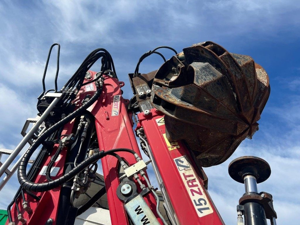 TECNOKAR SEMIRIMORCHIO TECNOKAR SCARRABILE CON GRU - Container transporter/ Swap body semi-trailer: picture 3 TECNOKAR SEMIRIMORCHIO TECNOKAR SCARRABILE CON GRU - Container transporter/ Swap body semi-trailer: picture 3