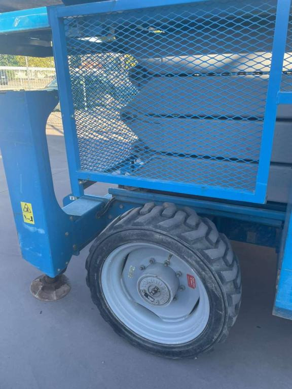 Genie GS-4390 - Scissor lift: picture 3 Genie GS-4390 - Scissor lift: picture 3