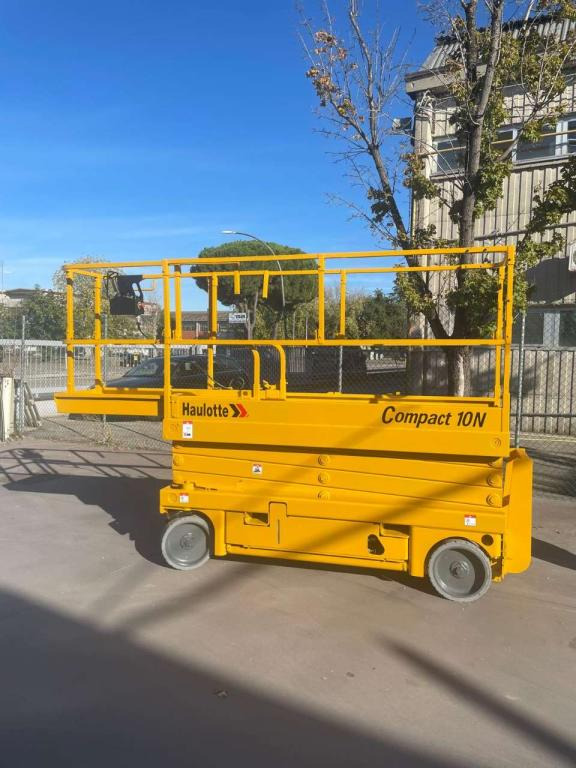 Haulotte COMPACT 10N - Scissor lift: picture 2 Haulotte COMPACT 10N - Scissor lift: picture 2