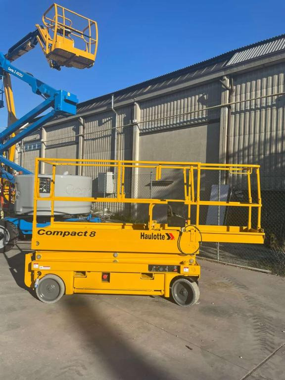 Haulotte COMPACT 8 - Scissor lift: picture 1 Haulotte COMPACT 8 - Scissor lift: picture 1