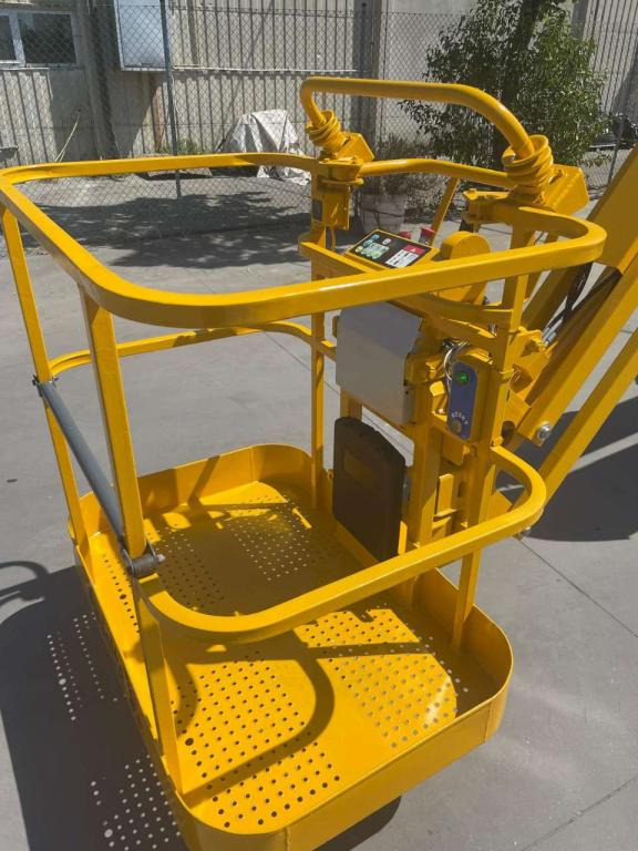 Haulotte HA12IP - Articulated boom lift: picture 4 Haulotte HA12IP - Articulated boom lift: picture 4