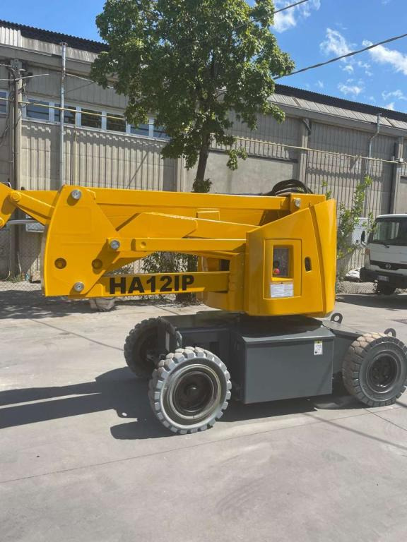 Haulotte HA12IP - Articulated boom lift: picture 3 Haulotte HA12IP - Articulated boom lift: picture 3
