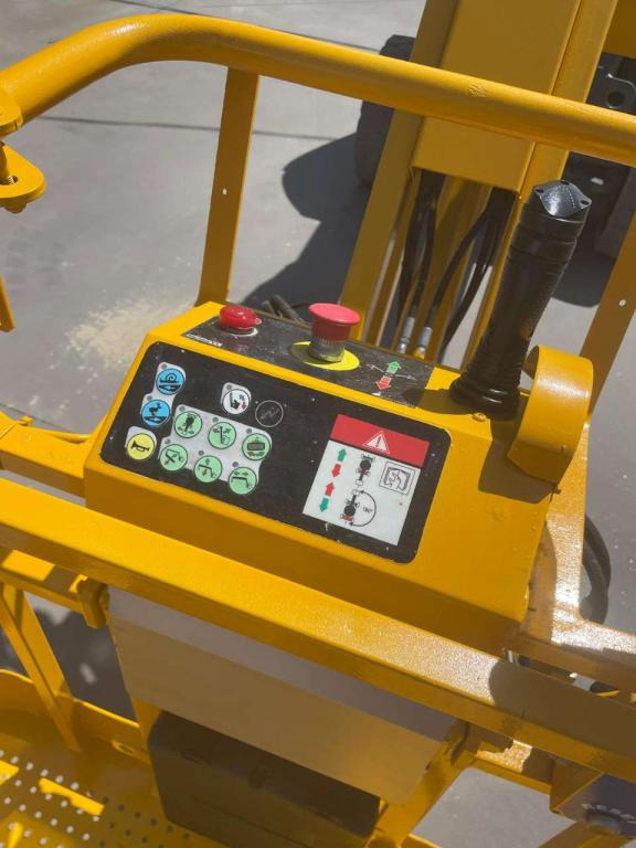 Haulotte HA12IP - Articulated boom lift: picture 5 Haulotte HA12IP - Articulated boom lift: picture 5