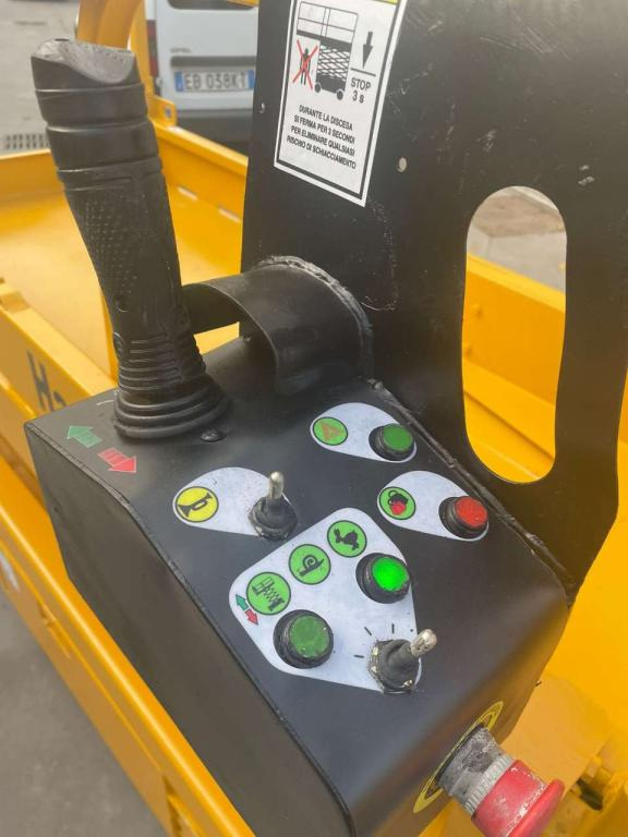 Haulotte OPTIMUM 8 - Scissor lift: picture 2 Haulotte OPTIMUM 8 - Scissor lift: picture 2