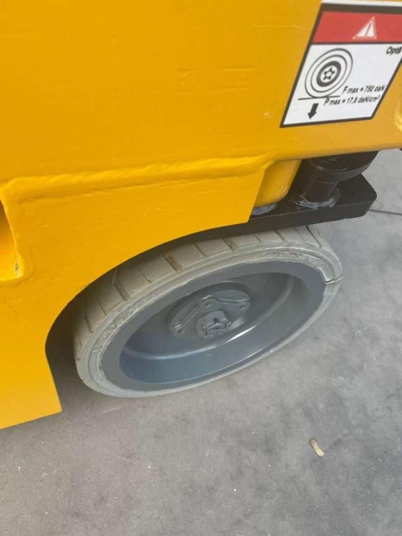 Haulotte OPTIMUM 8 - Scissor lift: picture 3 Haulotte OPTIMUM 8 - Scissor lift: picture 3