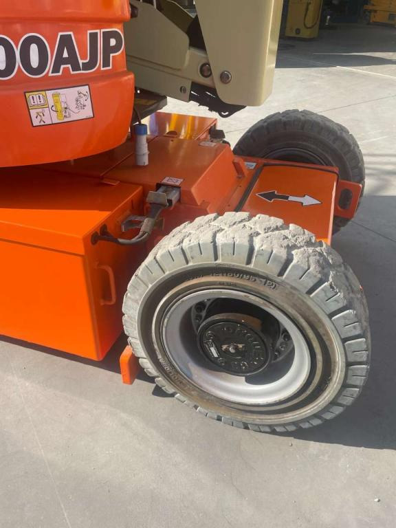 JLG E300AJP - Articulated boom lift: picture 3 JLG E300AJP - Articulated boom lift: picture 3