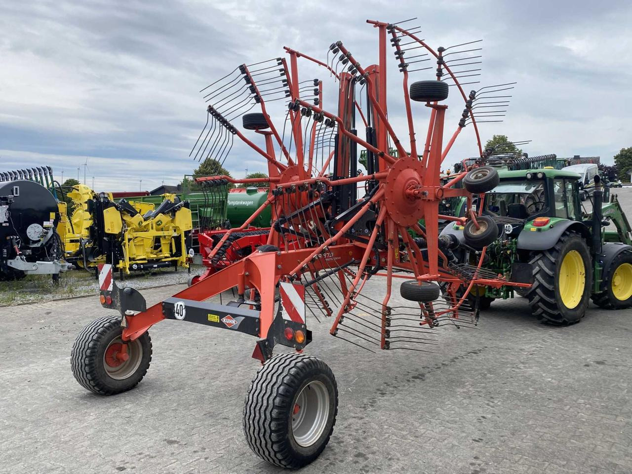 Kuhn GA 8731 - Tedder/ Rake: picture 5 Kuhn GA 8731 - Tedder/ Rake: picture 5