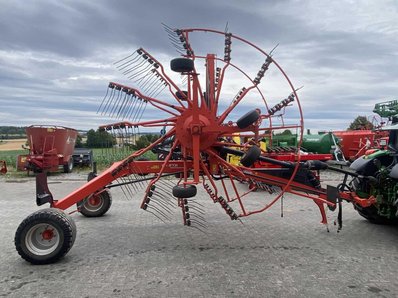 Kuhn GA 8731 - Tedder/ Rake: picture 2 Kuhn GA 8731 - Tedder/ Rake: picture 2