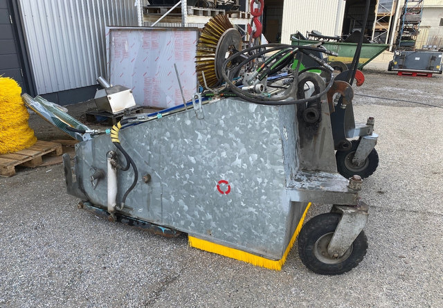 Salo Maxi Hamsteri - Broom for Municipal/ Special vehicle: picture 5 Salo Maxi Hamsteri - Broom for Municipal/ Special vehicle: picture 5