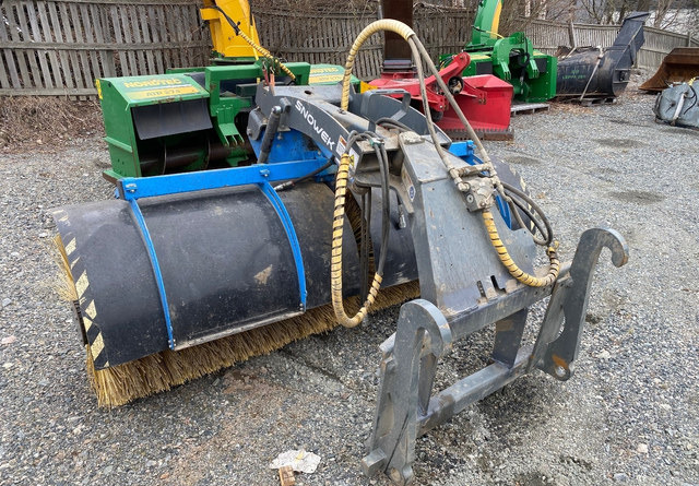 Snowek AH250 - Broom for Municipal/ Special vehicle: picture 3 Snowek AH250 - Broom for Municipal/ Special vehicle: picture 3