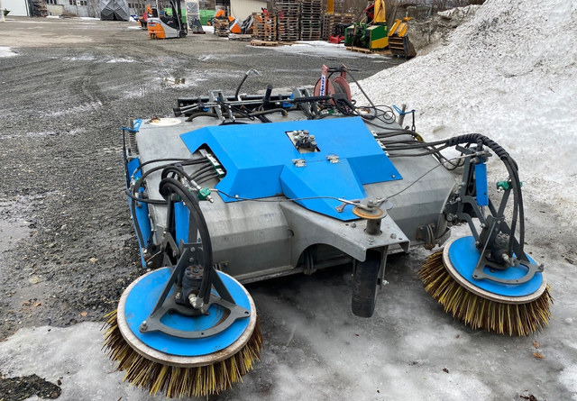 Snowek K180 - Broom for Municipal/ Special vehicle: picture 1 Snowek K180 - Broom for Municipal/ Special vehicle: picture 1