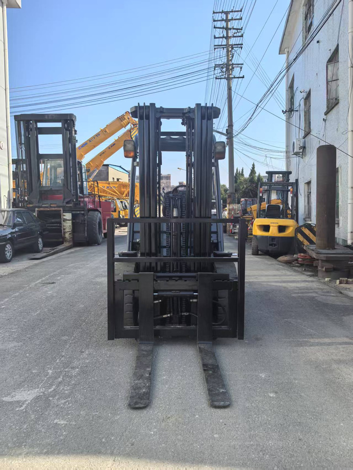 TOYOTA 8FD30 7FD30 FD50 FD100 Japan original 2.5ton 3Ton 3.5ton 5ton 7T 10t Used Diesel Forklift - Diesel forklift: picture 4 TOYOTA 8FD30 7FD30 FD50 FD100 Japan original 2.5ton 3Ton 3.5ton 5ton 7T 10t Used Diesel Forklift - Diesel forklift: picture 4