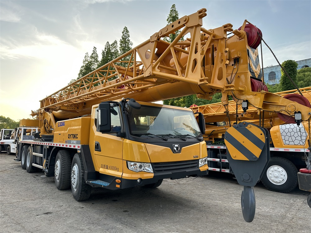 XCMG qy70kc xct75 qy75kc 70ton 75 ton 80 ton 85 ton 90 ton 100 ton 110 ton 130 ton truck crane - Mobile crane: picture 2 XCMG qy70kc xct75 qy75kc 70ton 75 ton 80 ton 85 ton 90 ton 100 ton 110 ton 130 ton truck crane - Mobile crane: picture 2
