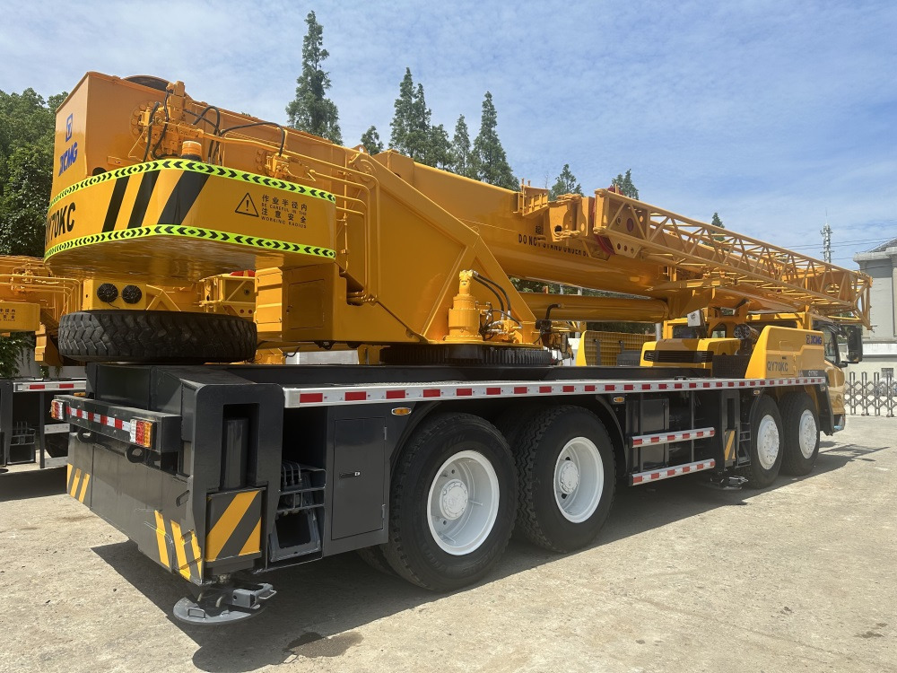 XCMG qy70kc xct75 qy75kc 75 ton truck crane - Mobile crane: picture 4 XCMG qy70kc xct75 qy75kc 75 ton truck crane - Mobile crane: picture 4