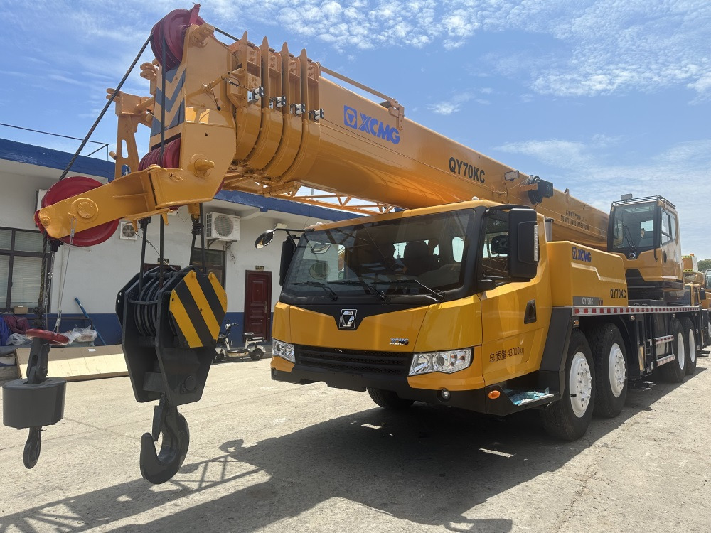XCMG qy70kc xct75 qy75kc 75 ton truck crane - Mobile crane: picture 1 XCMG qy70kc xct75 qy75kc 75 ton truck crane - Mobile crane: picture 1