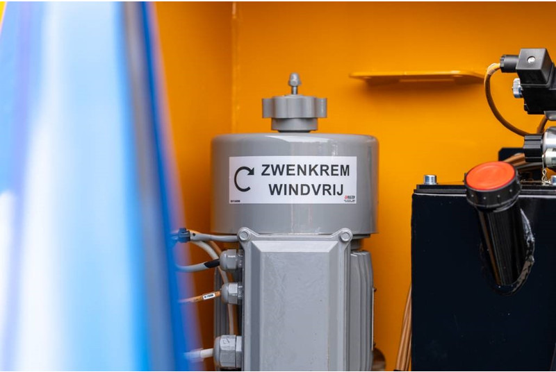 New Self-erecting tower crane Giraffe 900.30-GC2: picture 10 New Self-erecting tower crane Giraffe 900.30-GC2: picture 10