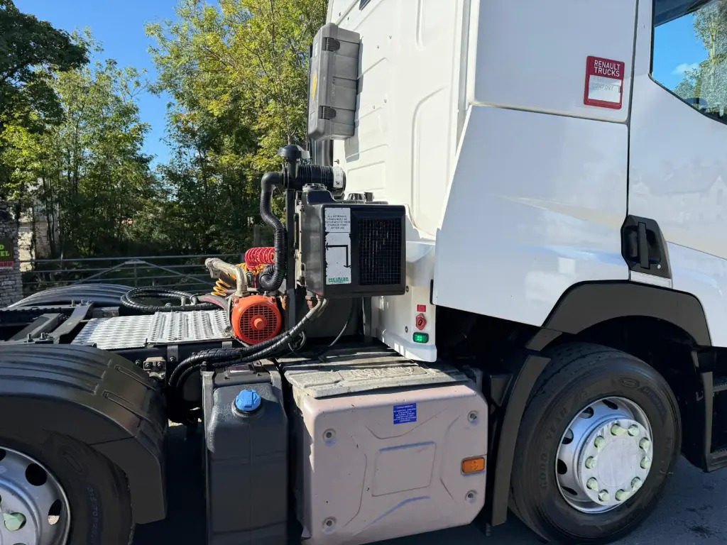 Tractor unit Renault T 480 (JUR): picture 10