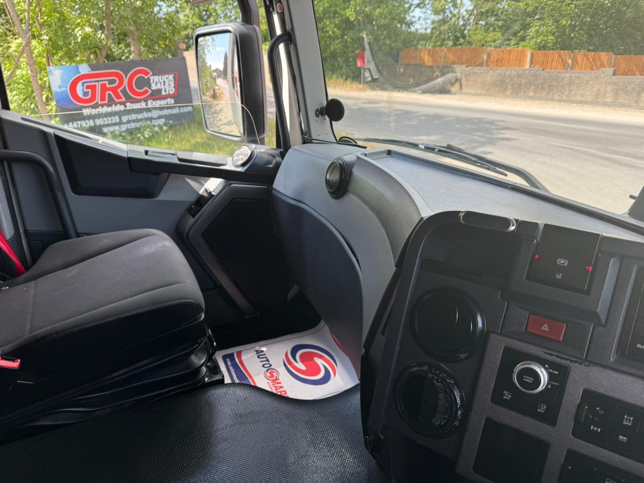Renault T Range 460 DXI RHD - Tractor unit: picture 5 Renault T Range 460 DXI RHD - Tractor unit: picture 5