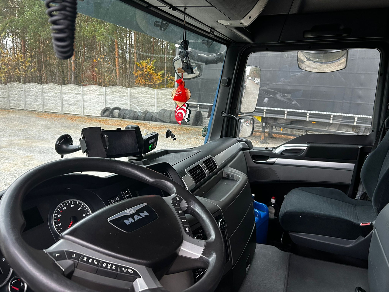 MAN TGL - Car transporter truck: picture 4 MAN TGL - Car transporter truck: picture 4