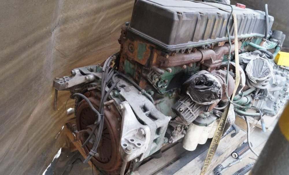 Volvo D12C Volvo FH 12 - Engine for Truck: picture 2 Volvo D12C Volvo FH 12 - Engine for Truck: picture 2