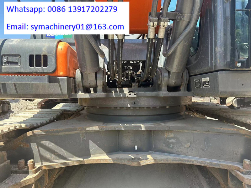 Crawler excavator Doosan DX520: picture 8
