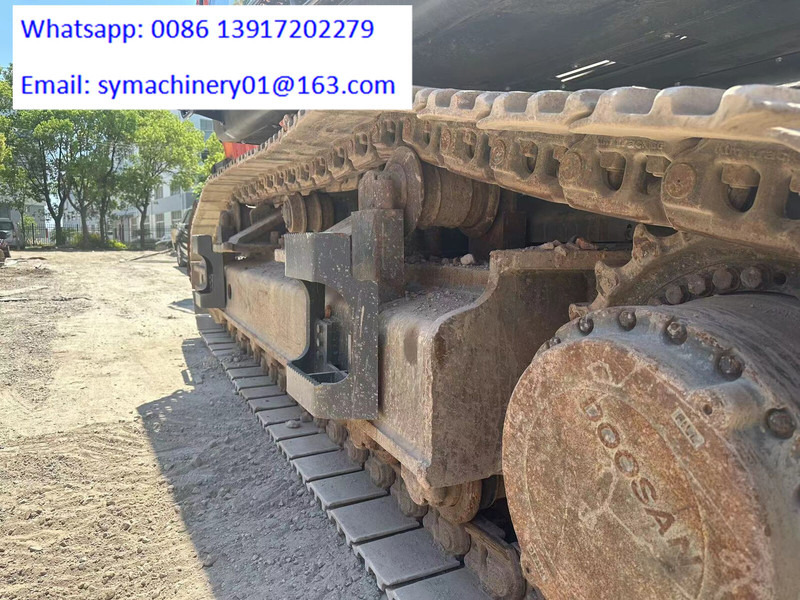 Crawler excavator Doosan DX520: picture 11