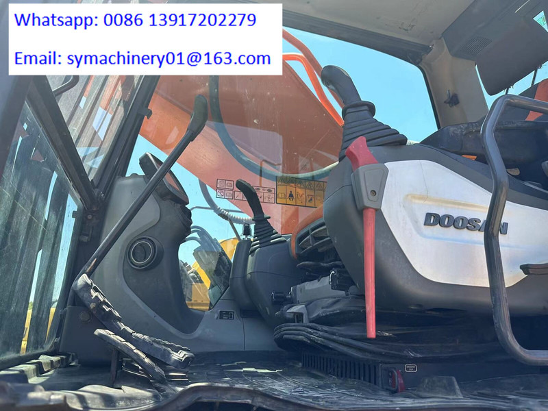 Crawler excavator Doosan DX520: picture 17
