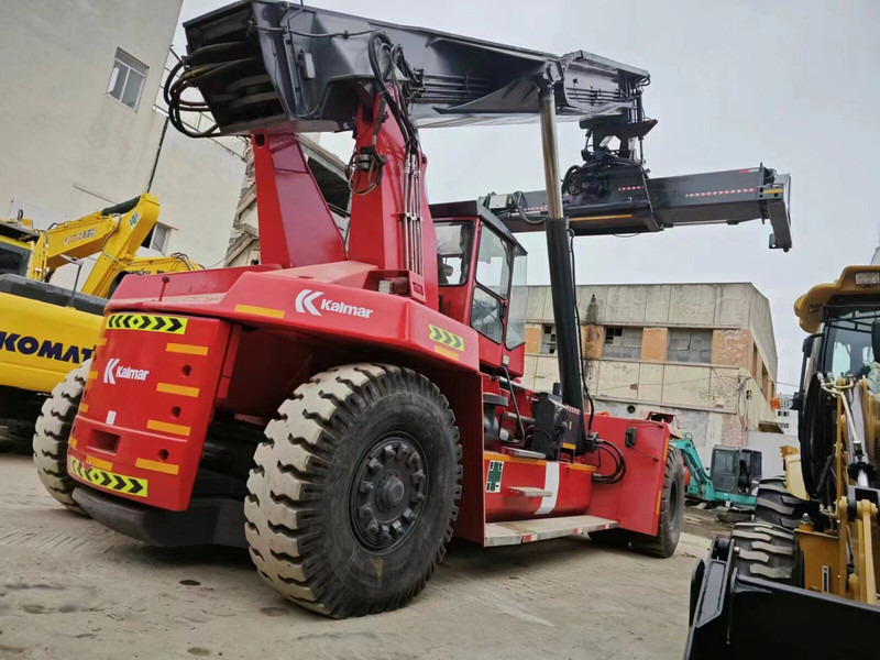 Kalmar DRF450 - Reach stacker: picture 1 Kalmar DRF450 - Reach stacker: picture 1