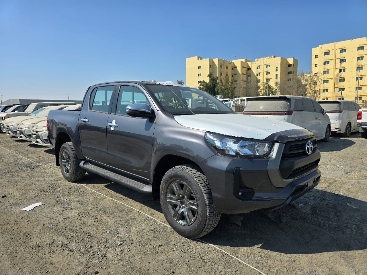 TOYOTA HILUX ACTIVE DOUBLE CAB - Pickup truck, Crew cab van: picture 2 TOYOTA HILUX ACTIVE DOUBLE CAB - Pickup truck, Crew cab van: picture 2