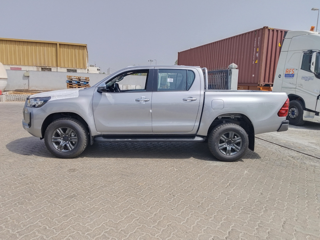 Toyota Hilux - Pickup truck, Crew cab van: picture 1 Toyota Hilux - Pickup truck, Crew cab van: picture 1