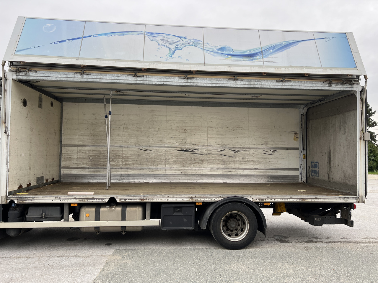 MERCEDES-BENZ ANTOS 18.30 L automatische Seitenladung | LBW | Klima | Tempomat - Beverage truck: picture 5 MERCEDES-BENZ ANTOS 18.30 L automatische Seitenladung | LBW | Klima | Tempomat - Beverage truck: picture 5