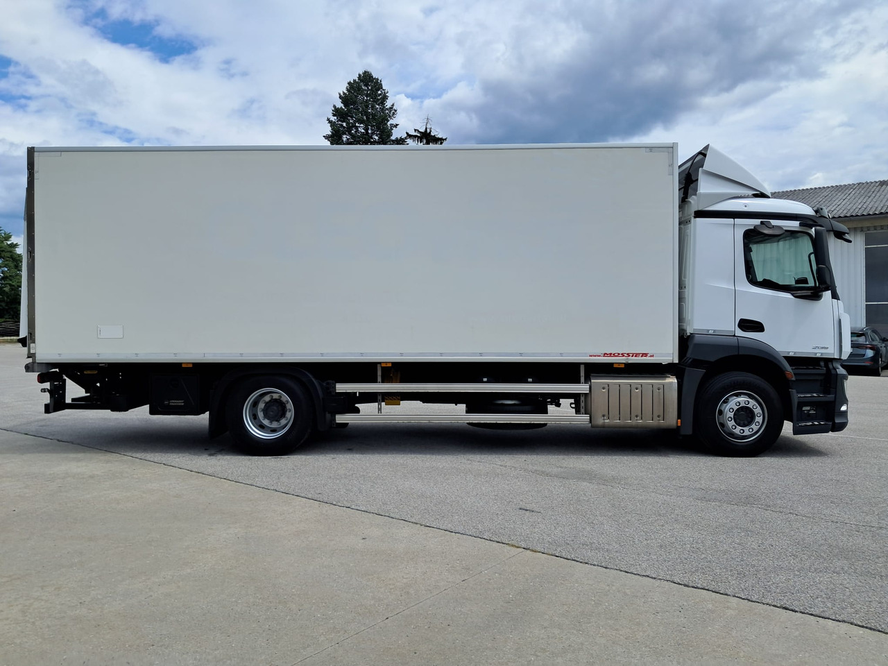 MERCEDES-BENZ Antos 2135 Kühlkoffer | Supra 850 | Standheizung - Refrigerated truck: picture 3 MERCEDES-BENZ Antos 2135 Kühlkoffer | Supra 850 | Standheizung - Refrigerated truck: picture 3
