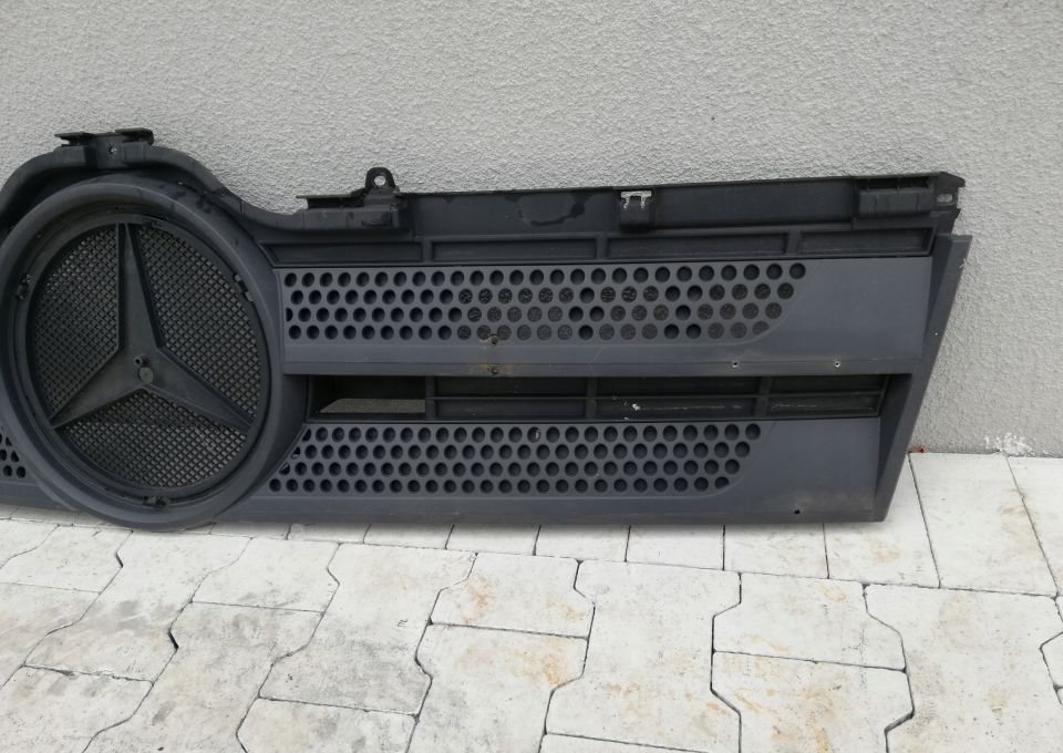 ATRAPA GRILL MERCEDES ACTROS MP4 ORYGINAŁ - Grill for Truck: picture 3 ATRAPA GRILL MERCEDES ACTROS MP4 ORYGINAŁ - Grill for Truck: picture 3