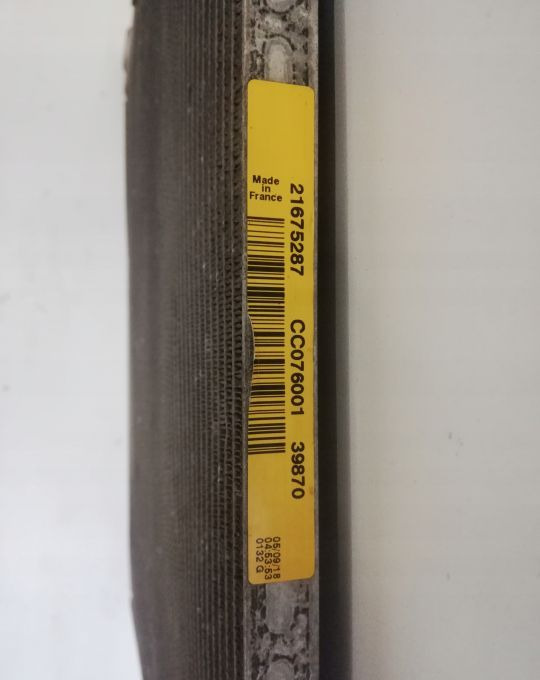 CHŁODNICA KLIMY VOLVO FL ORGINAŁ 21675287 18R. - Condenser for Truck: picture 2 CHŁODNICA KLIMY VOLVO FL ORGINAŁ 21675287 18R. - Condenser for Truck: picture 2