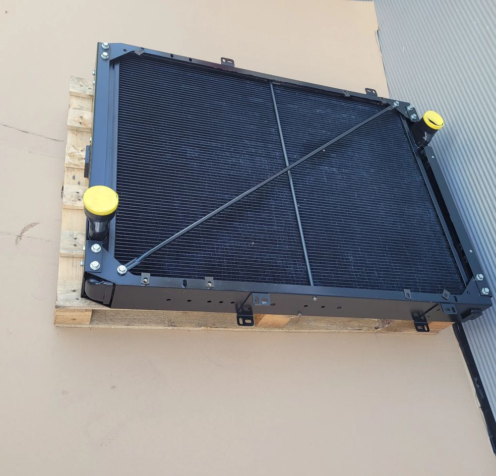 CHŁODNICA WODY MAN NOWY ORYGINAŁ 81.06101-0056 CHWALIM116 - Radiator for Truck: picture 2 CHŁODNICA WODY MAN NOWY ORYGINAŁ 81.06101-0056 CHWALIM116 - Radiator for Truck: picture 2